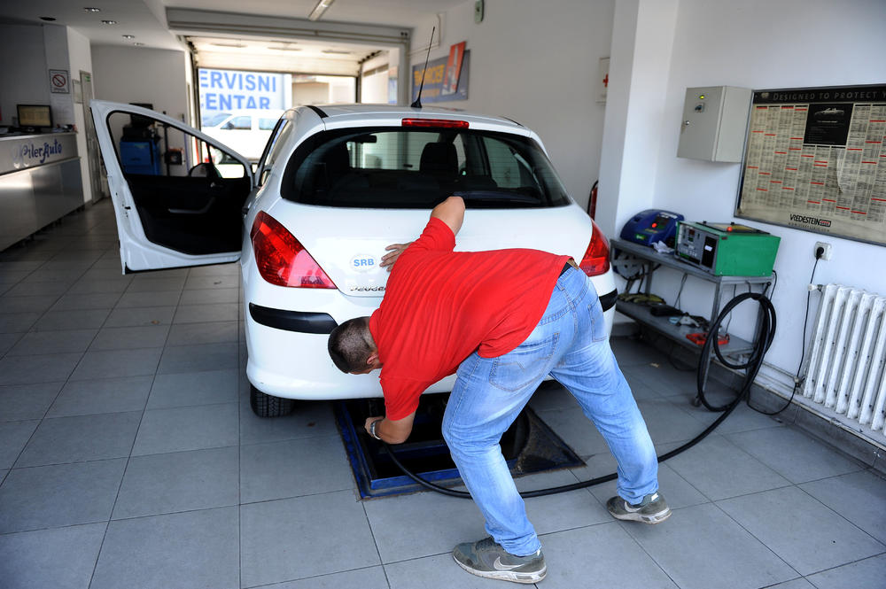 Od sutra hiljade vozila konačno mogu da se REGISTRUJU, ali 100.000 vozila neće proći TEHNIČKI od 5. jula!